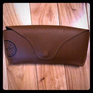 ray ban leather case and glass cleaning towel